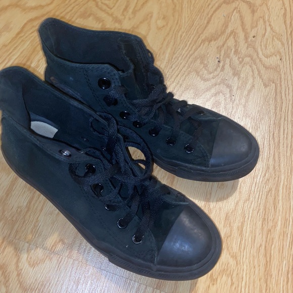 Black Hi Converses - Picture 1 of 3